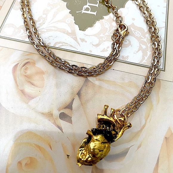 Anatomical heart necklace - Picture 4 of 8